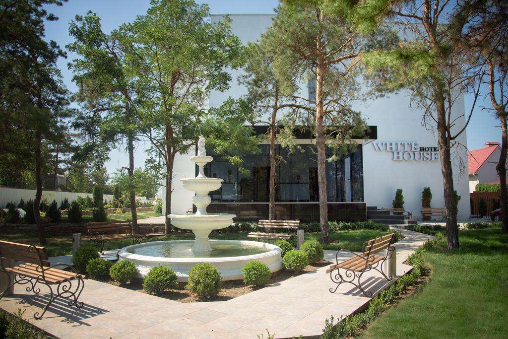 Hotel White House Brg Koblevo Luaran gambar