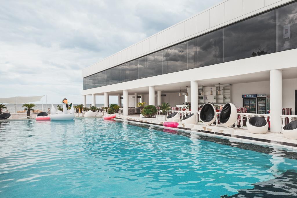 Hotel White House Brg Koblevo Luaran gambar